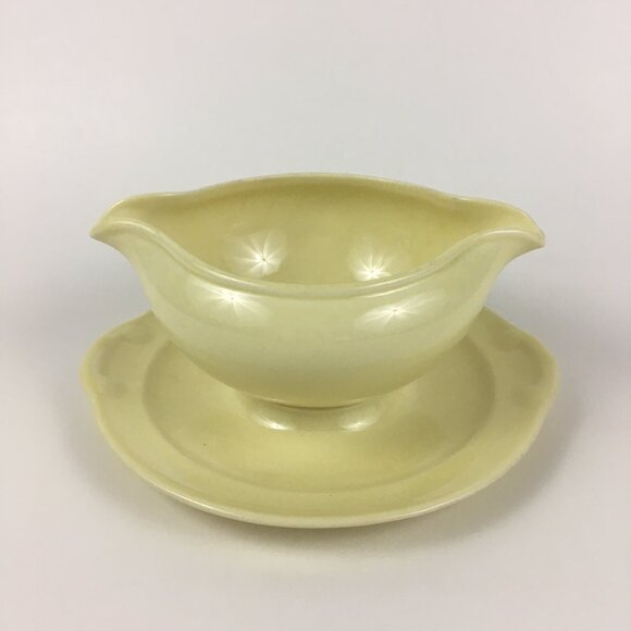 VTG Lu-Ray Pastels Yellow Gravy Boat attached Plate T.S.&T. - Picture 2 of 6
